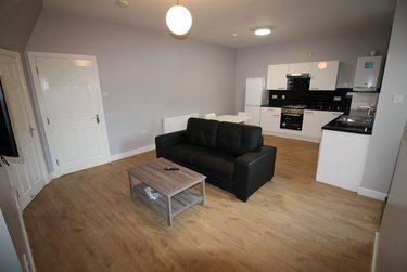 2 bed flat, Deuchar Street, Jesmond Vale, Newcastle, NE21JX - Image 1