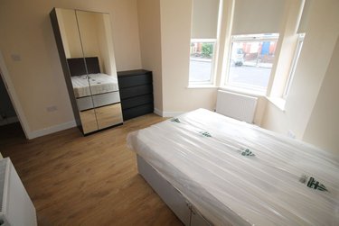 2 bed flat, Deuchar Street, Jesmond Vale, Newcastle, NE21JX - Image 2
