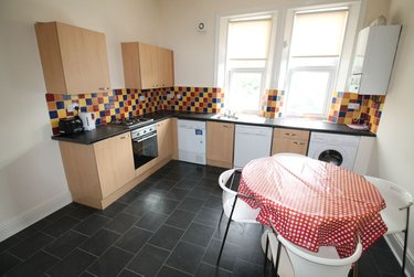 4 bed flat, Jesmond Road, Jesmond Vale, Newcastle, NE21LD - Image 2