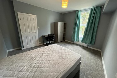 4 bed house, Knowle Avenue, Burley, Leeds, LS42PQ - Image 2