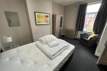 1 bed house, Room 2, 86 Hough Lane, Bramley, Leeds, LS133PT - Image 1