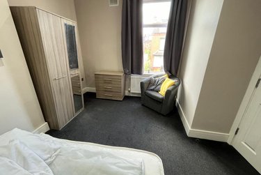 1 bed house, Room 2, 86 Hough Lane, Bramley, Leeds, LS133PT - Image 2