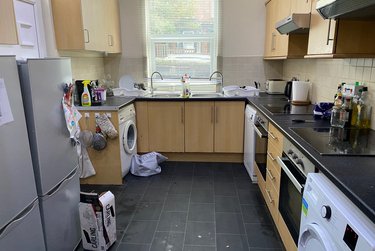 8 bed house, Richmond Mount, Hyde Park, Leeds, LS61DG - Image 4