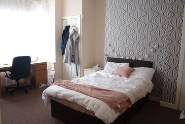 8 bed house, Richmond Mount, Hyde Park, Leeds, LS61DG - Image 1