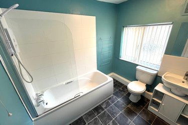 2 bed house, Woodside Terrace, Burley, Leeds, LS42QT - Image 6