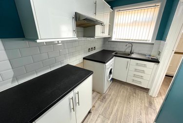 2 bed house, Woodside Terrace, Burley, Leeds, LS42QT - Image 4