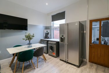 4 bed house, Carberry Place, Burley, Leeds, LS61QJ - Image 12