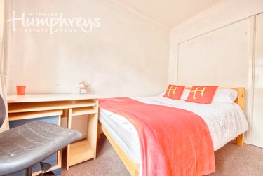 5 bed house, Mead Way, St Stephens, Canterbury, CT28BB - Image 3