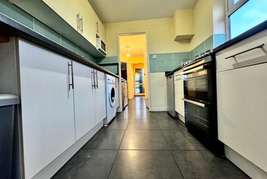 5 bed house, Tenterden Drive, Hales Place, Canterbury, CT27BW - Image 3