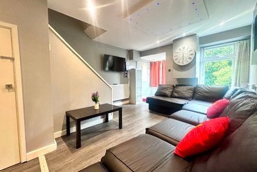 7 bed house, Tenterden Drive, Hales Place, Canterbury, CT27BJ - Image 3