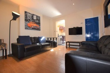 6 bed house, Guildford Road, Wincheap, Canterbury, CT13QD - Image 1