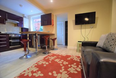 5 bed house, Glenside Avenue, Christchurch, Canterbury, CT11DB - Image 1