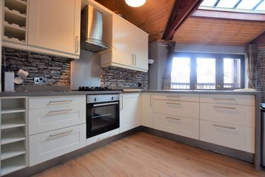 3 bed flat, St. Mildred's Court, Wincheap, Canterbury, CT12DL - Image 5