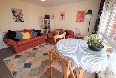 3 bed flat, Hawe Close, Hales Place, Canterbury, CT27DL - Image 1