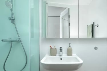 Two Bedroom Apartment - Image 5