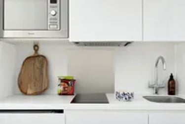 Medium Studio - Image 5