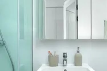 Medium Studio - Image 3