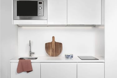 Medium Studio - Image 4