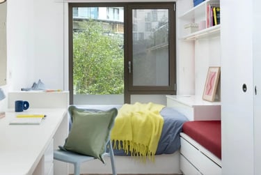 Large En Suite - Image 1