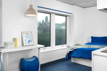 Large Studio - Image 3