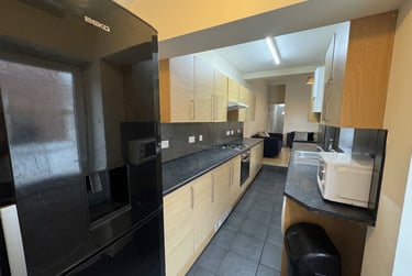 5 bed house, Croydon Road - 5 bed, Selly Park, Birmingham, B297BP - Image 2