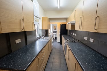 5 bed house, Croydon Road - 5 bed, Selly Park, Birmingham, B297BP - Image 3