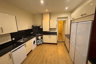 6 bed house, Tiverton Road - 6 bed, Selly Park, Birmingham, B296DB - Image 2