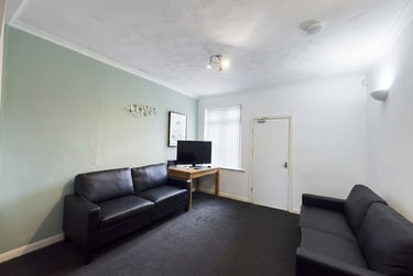 3 bed house, Milner Road - 3 bed, Selly Park, Birmingham, B297RG - Image 2