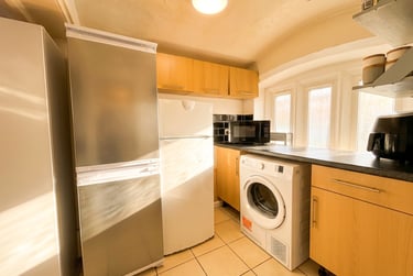 5 bed flat, Forest Road West F 1 - 5 Bed Bills Inc, Arboretum, Nottingham, NG74ER - Image 3
