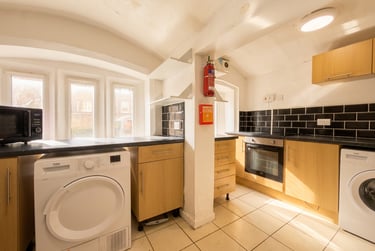 5 bed flat, Forest Road West F 1 - 5 Bed Bills Inc, Arboretum, Nottingham, NG74ER - Image 4