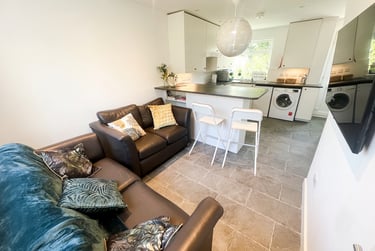 4 bed house, Leahurst Crescent - 4 bed bills, Harborne, Birmingham, B170LD - Image 1