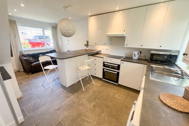 4 bed house, Leahurst Crescent - 4 bed bills, Harborne, Birmingham, B170LD - Image 2