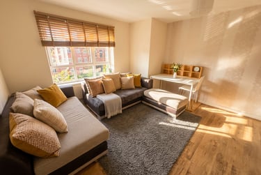 2 bed flat, Seymour Court, Arboretum, Nottingham, NG74DG - Image 1