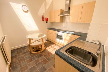 3 bed flat, b Peveril Street - 3 bed, Radford, Nottingham, NG74AH - Image 3