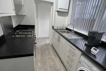 1 bed house, Pershore Road, Selly Park, Birmingham, B297NJ - Image 2