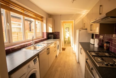 5 bed house, Mettham Street - 5 Bed Bills Inc, Lenton, Nottingham, NG71SH - Image 2