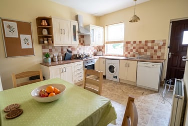 3 bed house, Albert Road, Lenton Abbey, Nottingham, NG92GU - Image 1