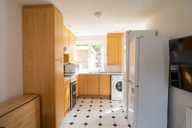5 bed house, Leahurst Crescent - Copy, Harborne, Birmingham, B170LD - Image 2