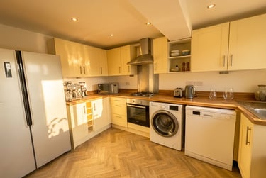 6 bed house, Park Road - 6 Bed Bills Inc, Lenton, Nottingham, NG71LB - Image 1