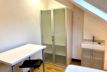 1 bed house, Hallewell Road - Ensuite Rooms, Bearwood, Birmingham, B160LP - Image 14