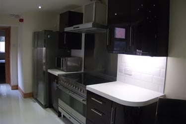 6 bed house, Hubert Road, Selly Park, Birmingham, B296ET - Image 1