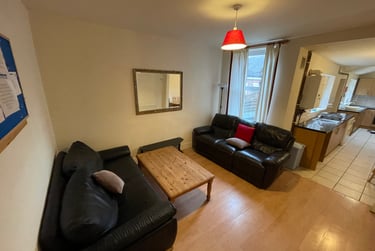 6 bed house, Bute Avenue, Lenton, Nottingham, NG71QB - Image 1