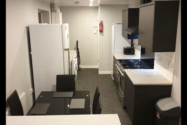 7 bed house, Hubert Road, Selly Park, Birmingham, B296EP - Image 12