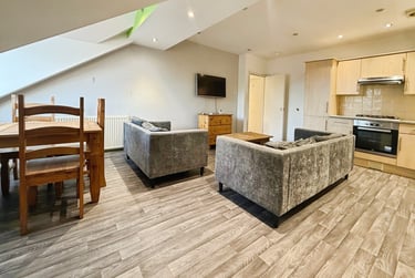 5 bed flat, Chapel Court, Lenton, Nottingham, NG71HP - Image 3