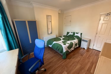 4 bed house, Johnson Road, Lenton, Nottingham, NG72BX - Image 3