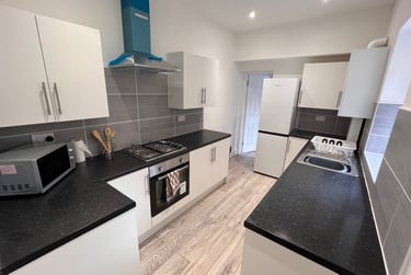 4 bed house, Pershore Road, Cotteridge, Birmingham, B303BG - Image 1