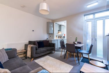 4 bed house, Marlborough Road, Beeston, Nottingham, NG92HG - Image 2