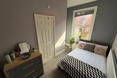 6 bed house, Alberta Terrace, Forest Fields, Nottingham, NG76JA - Image 3