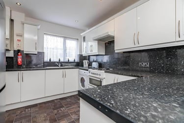 5 bed house, Bantock Way, Harborne, Birmingham, B170LX - Image 2