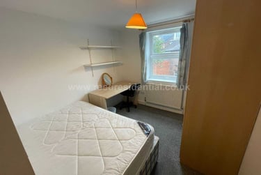 4 bed flat, Chapel Court, Lenton, Nottingham, NG71HP - Image 9